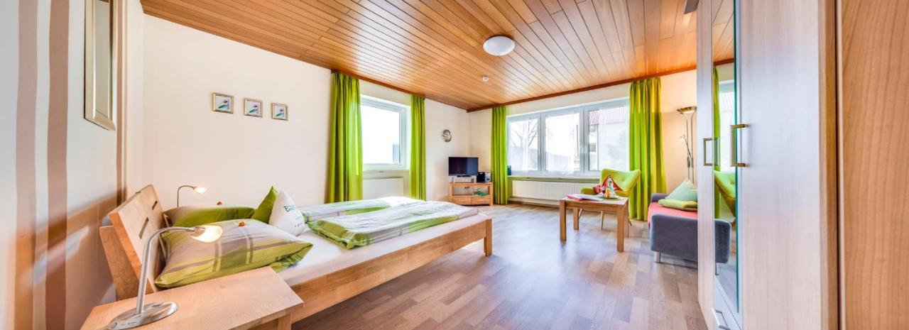 Bartlhof-Ferienwohnungen-Zimmer Burglengenfeld Eksteriør bilde