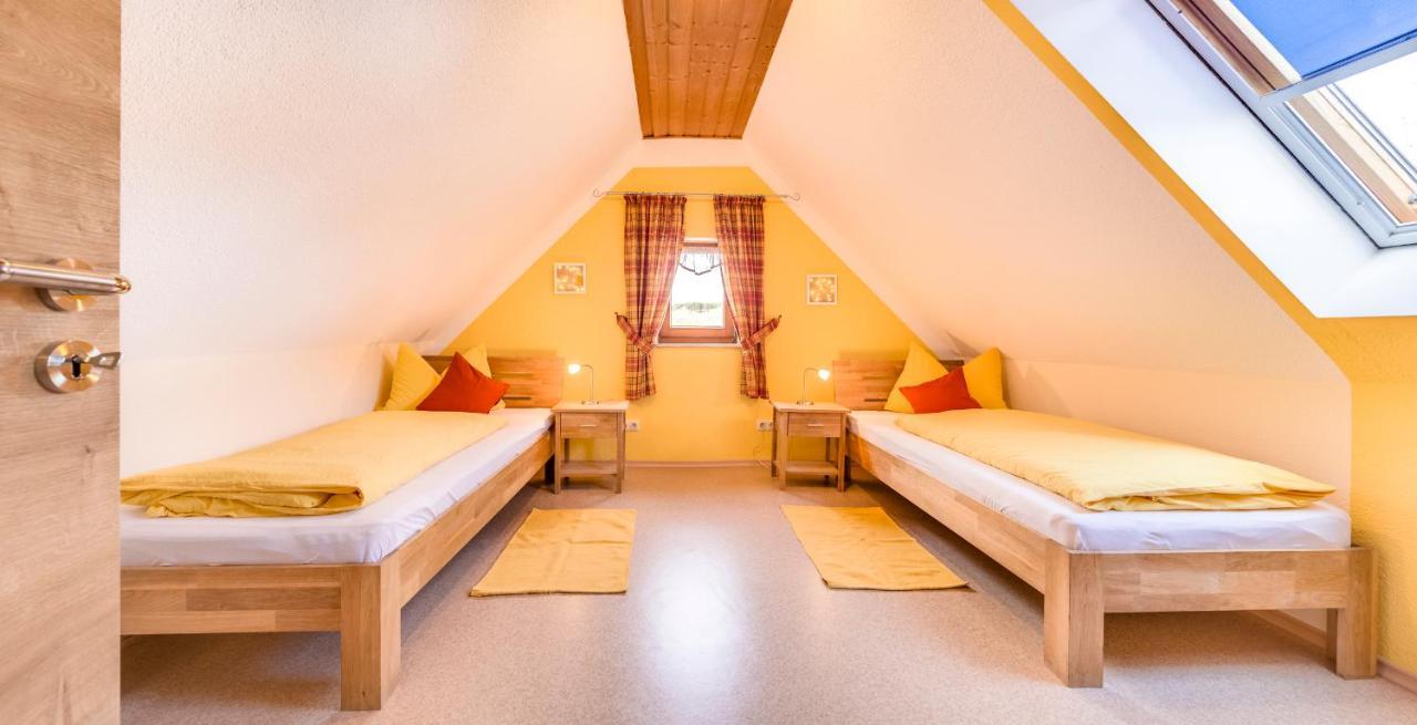 Bartlhof-Ferienwohnungen-Zimmer Burglengenfeld Eksteriør bilde