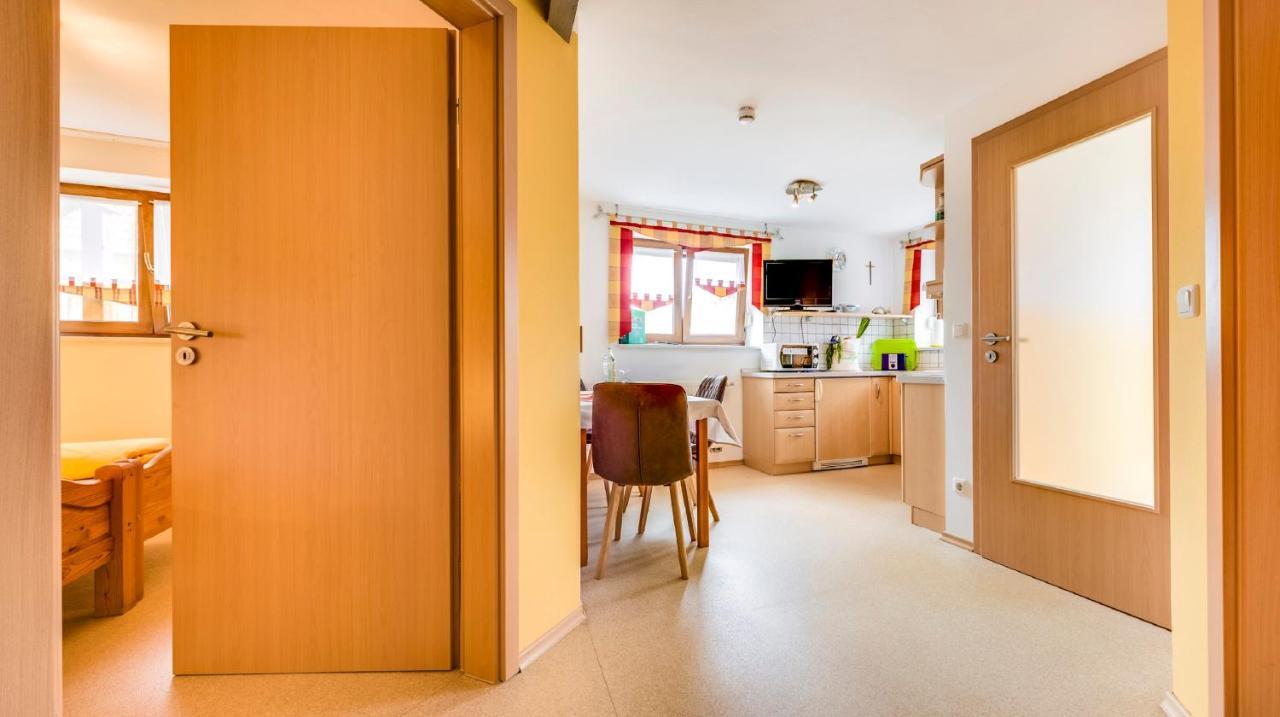 Bartlhof-Ferienwohnungen-Zimmer Burglengenfeld Eksteriør bilde
