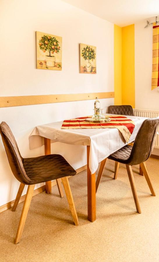 Bartlhof-Ferienwohnungen-Zimmer Burglengenfeld Eksteriør bilde