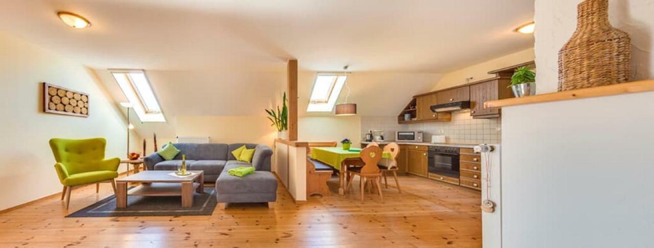 Bartlhof-Ferienwohnungen-Zimmer Burglengenfeld Eksteriør bilde